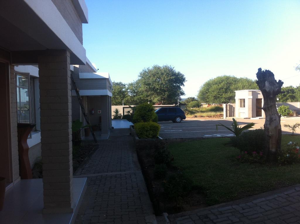 Hill View Inn Serowe Exterior foto